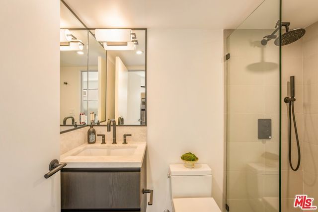 924 West Knoll Drive, West Hollywood, CA 90069