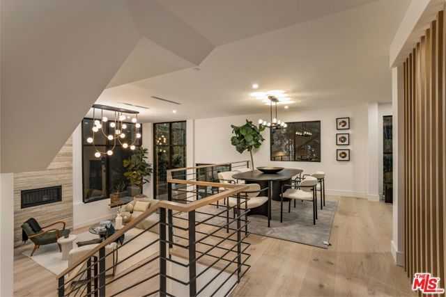 924 West Knoll Drive, West Hollywood, CA 90069