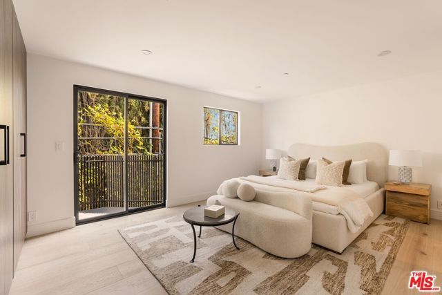 924 West Knoll Drive, West Hollywood, CA 90069
