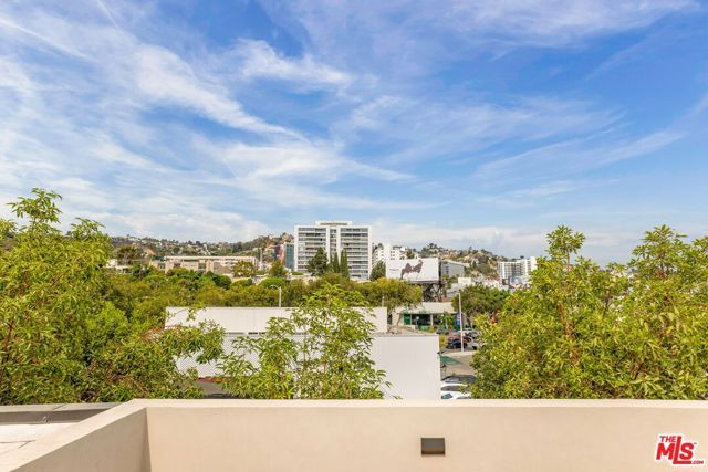 924 West Knoll Drive, West Hollywood, CA 90069