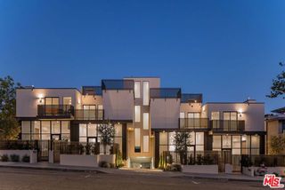 924 West Knoll Drive, West Hollywood, CA 90069