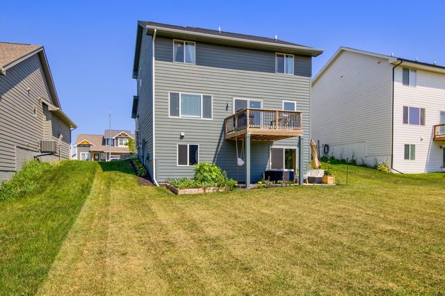 18126 Alpine Drive, Clive, IA 50325