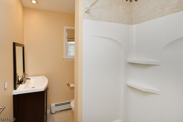 14 Little Ln, Roxbury Twp., NJ 07885