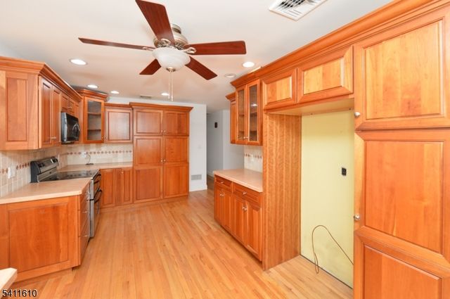 14 Little Ln, Roxbury Twp., NJ 07885