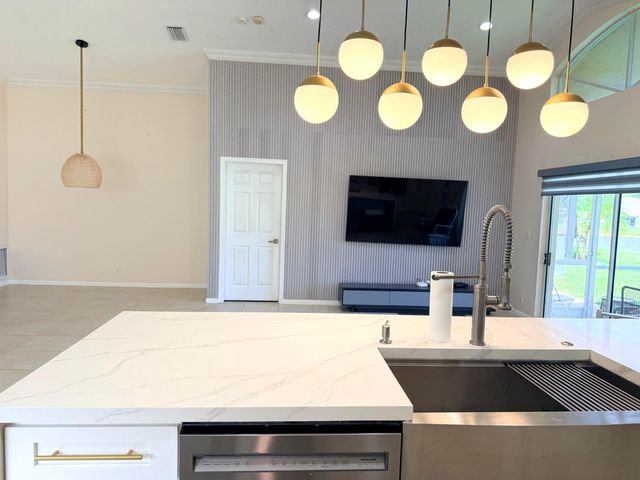 12390 BONEVENTURE Drive, Boynton Beach, FL 33437