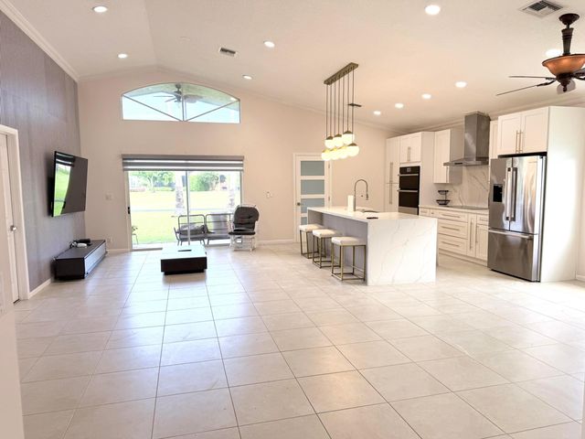 12390 BONEVENTURE Drive, Boynton Beach, FL 33437