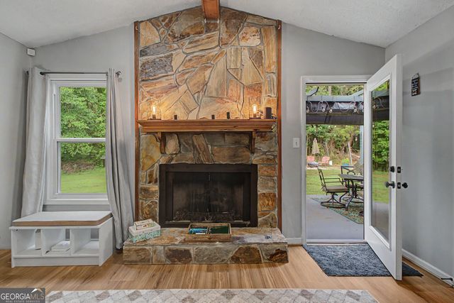 125 Grandchester Way, Fayetteville, GA 30215