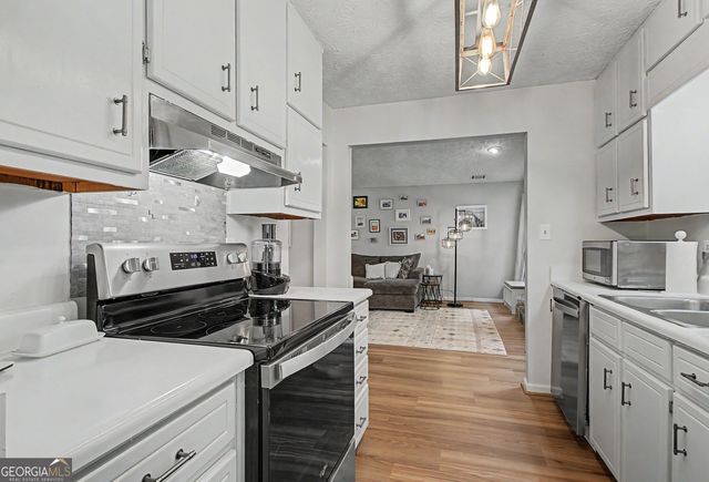 125 Grandchester Way, Fayetteville, GA 30215
