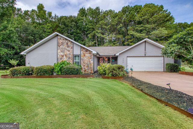 125 Grandchester Way, Fayetteville, GA 30215