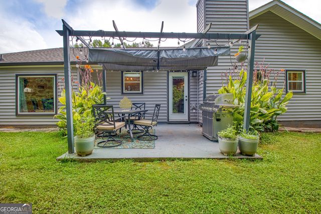 125 Grandchester Way, Fayetteville, GA 30215