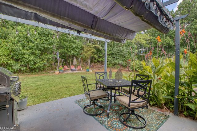 125 Grandchester Way, Fayetteville, GA 30215