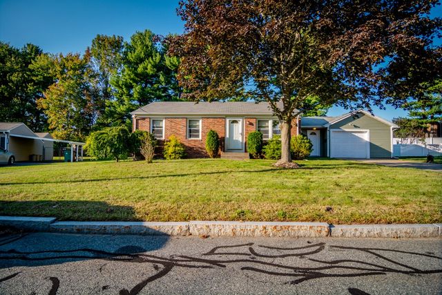 444 Knollwood Drive, Woonsocket, RI 02895