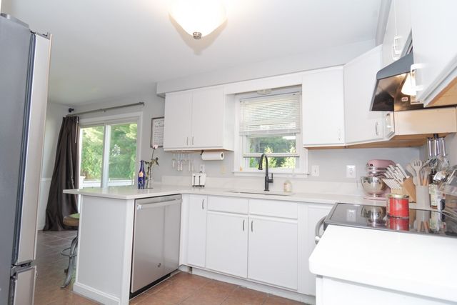 444 Knollwood Drive, Woonsocket, RI 02895