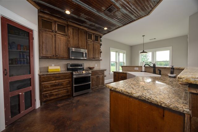 191 Bell Road, Van Alstyne, TX 75495