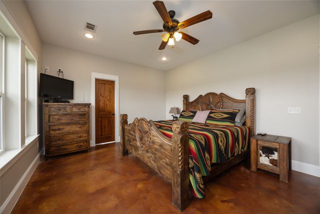 191 Bell Road, Van Alstyne, TX 75495