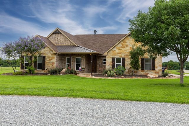 191 Bell Road, Van Alstyne, TX 75495