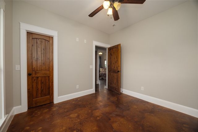 191 Bell Road, Van Alstyne, TX 75495
