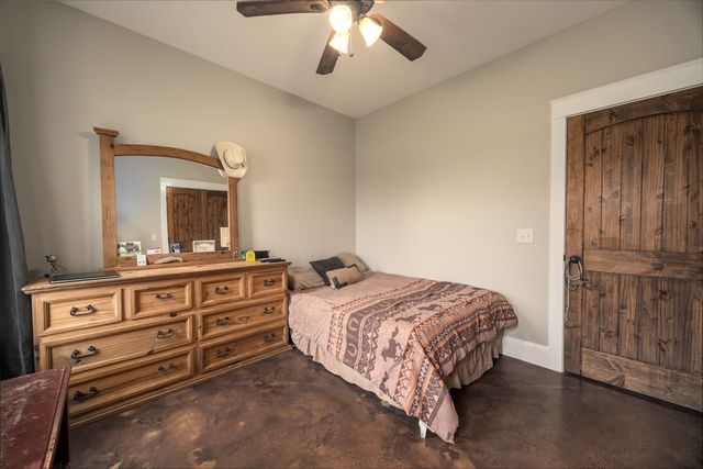 191 Bell Road, Van Alstyne, TX 75495