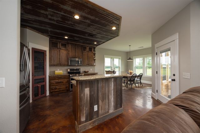 191 Bell Road, Van Alstyne, TX 75495