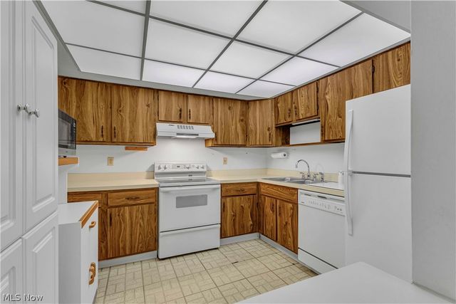 22954 Maple Ridge Road 202B, North Olmsted, OH 44070