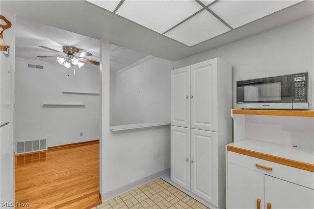 22954 Maple Ridge Road 202B, North Olmsted, OH 44070