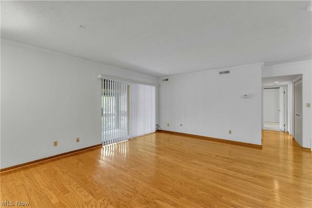 22954 Maple Ridge Road 202B, North Olmsted, OH 44070