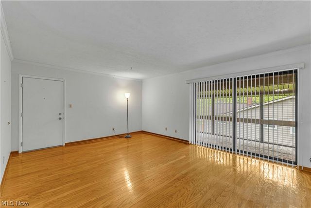 22954 Maple Ridge Road 202B, North Olmsted, OH 44070