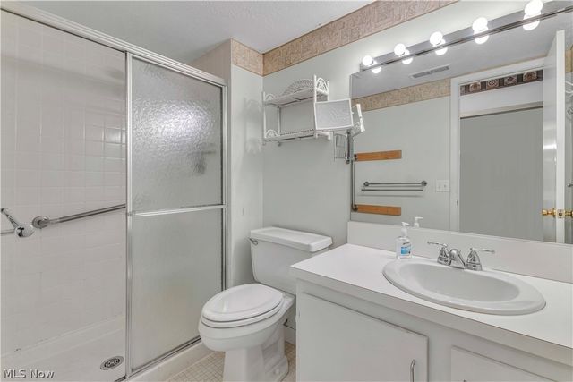 22954 Maple Ridge Road 202B, North Olmsted, OH 44070