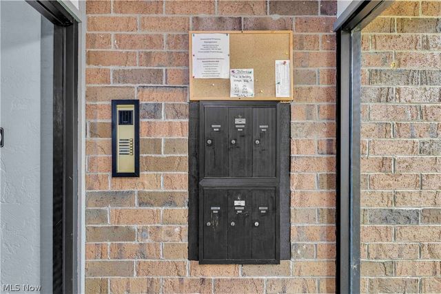 22954 Maple Ridge Road 202B, North Olmsted, OH 44070