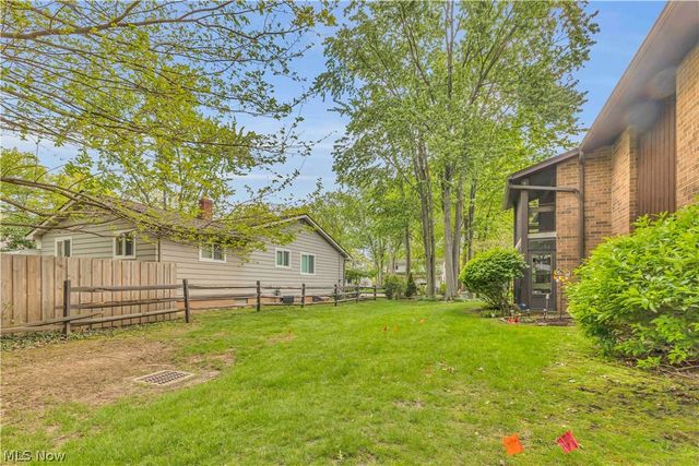22954 Maple Ridge Road 202B, North Olmsted, OH 44070