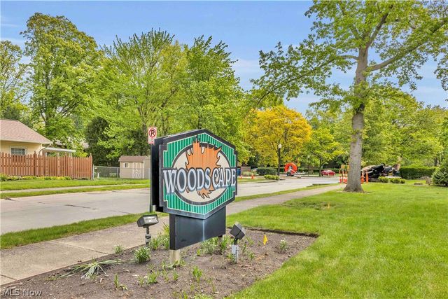 22954 Maple Ridge Road 202B, North Olmsted, OH 44070