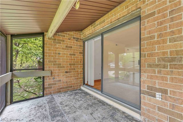 22954 Maple Ridge Road 202B, North Olmsted, OH 44070