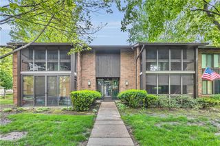 22954 Maple Ridge Road 202B, North Olmsted, OH 44070