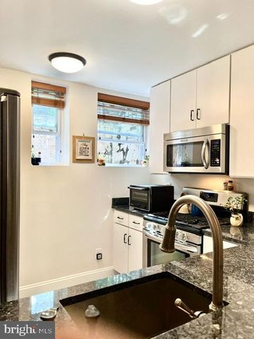 2339 40TH PL NW #5, Washington, DC 20007