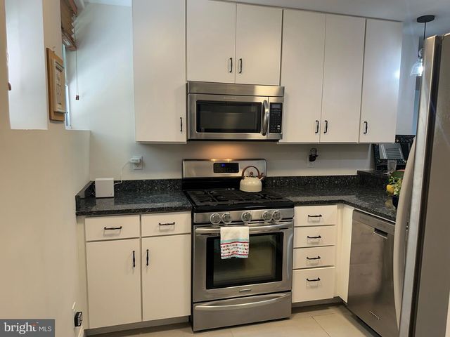 2339 40TH PL NW #5, Washington, DC 20007