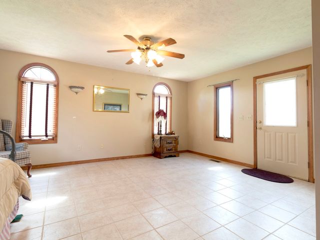 6240 N GUN CLUB Road, Morris, IL 60450