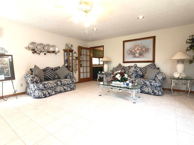 6240 N GUN CLUB Road, Morris, IL 60450