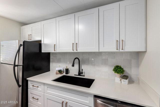 6125 E INDIAN SCHOOL Road 283, Scottsdale, AZ 85251