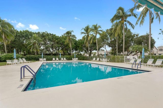 10148 ANDOVER COACH Circle A1, Lake Worth, FL 33449