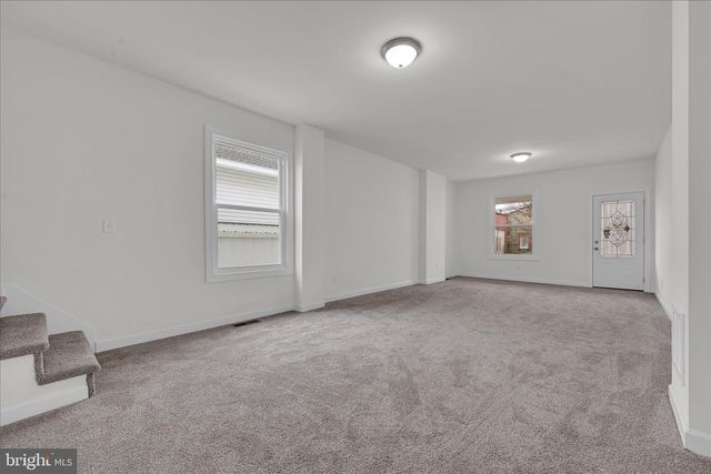 120 E CHESTNUT ST, Frackville, PA 17931