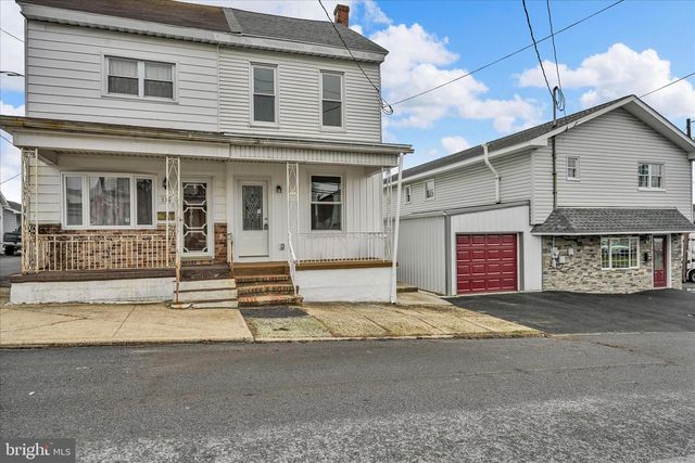 120 E CHESTNUT ST, Frackville, PA 17931