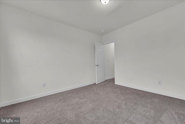 120 E CHESTNUT ST, Frackville, PA 17931