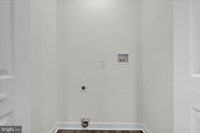 120 E CHESTNUT ST, Frackville, PA 17931