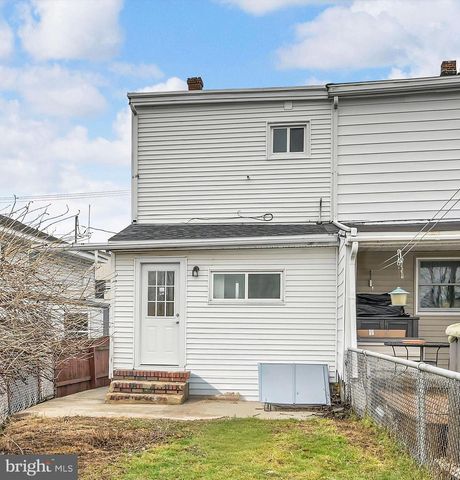 120 E CHESTNUT ST, Frackville, PA 17931