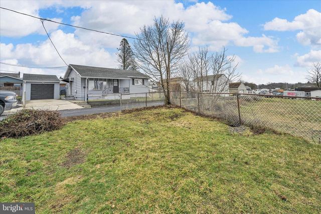 120 E CHESTNUT ST, Frackville, PA 17931