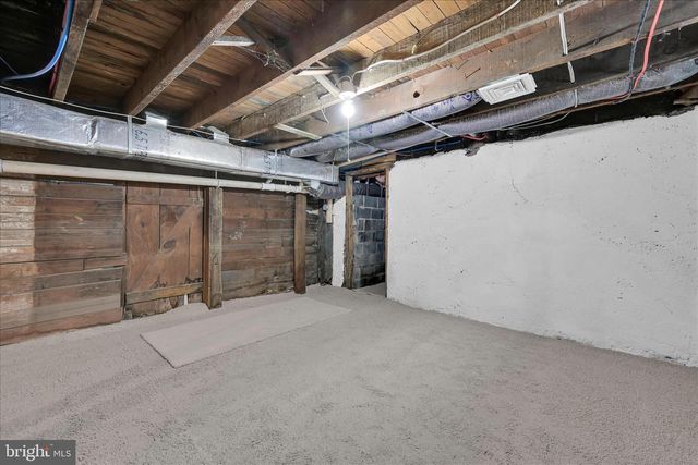 120 E CHESTNUT ST, Frackville, PA 17931