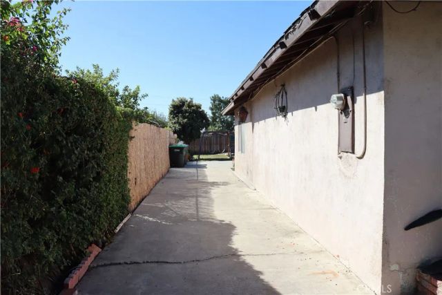 838 E G, Colton, CA 92324