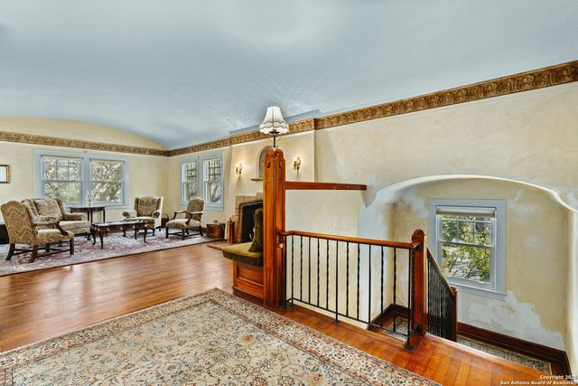 5351 Fredericksburg, San Antonio, TX 78229