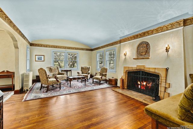 5351 Fredericksburg, San Antonio, TX 78229