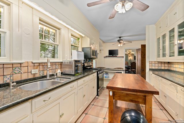 5351 Fredericksburg, San Antonio, TX 78229